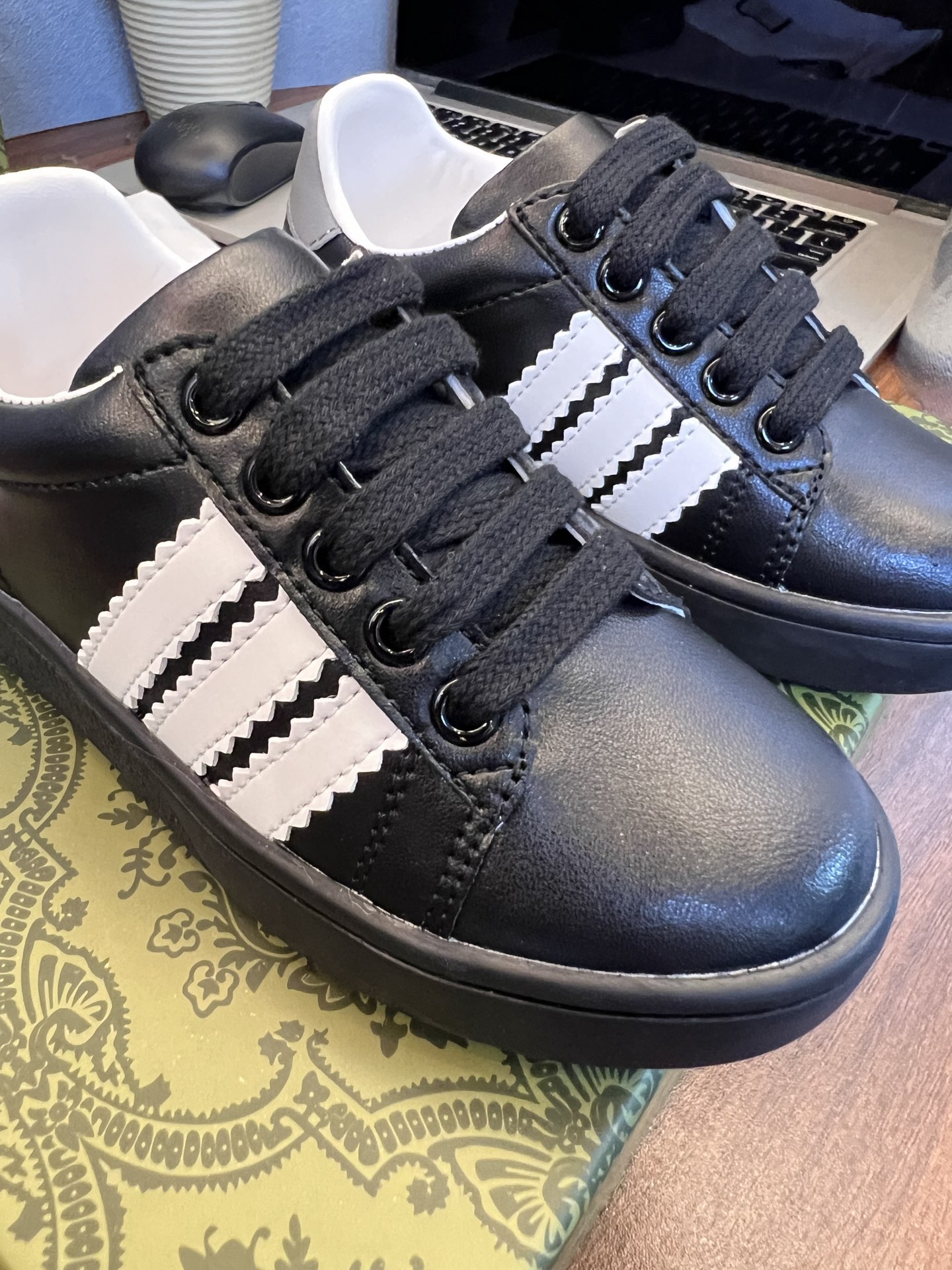 Children's shoes child